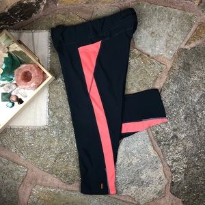 Lucy Women’s Capri Workout Pants Size M Gray